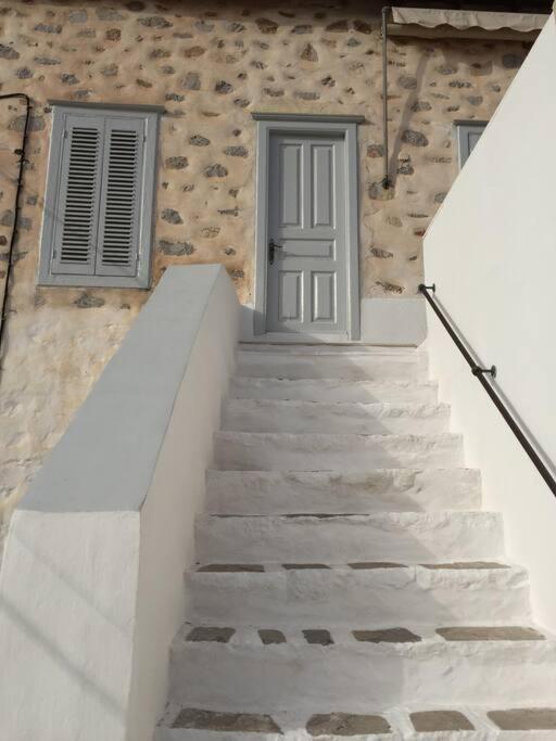 Christina'S Stone House Apartment Hydra  Exterior photo
